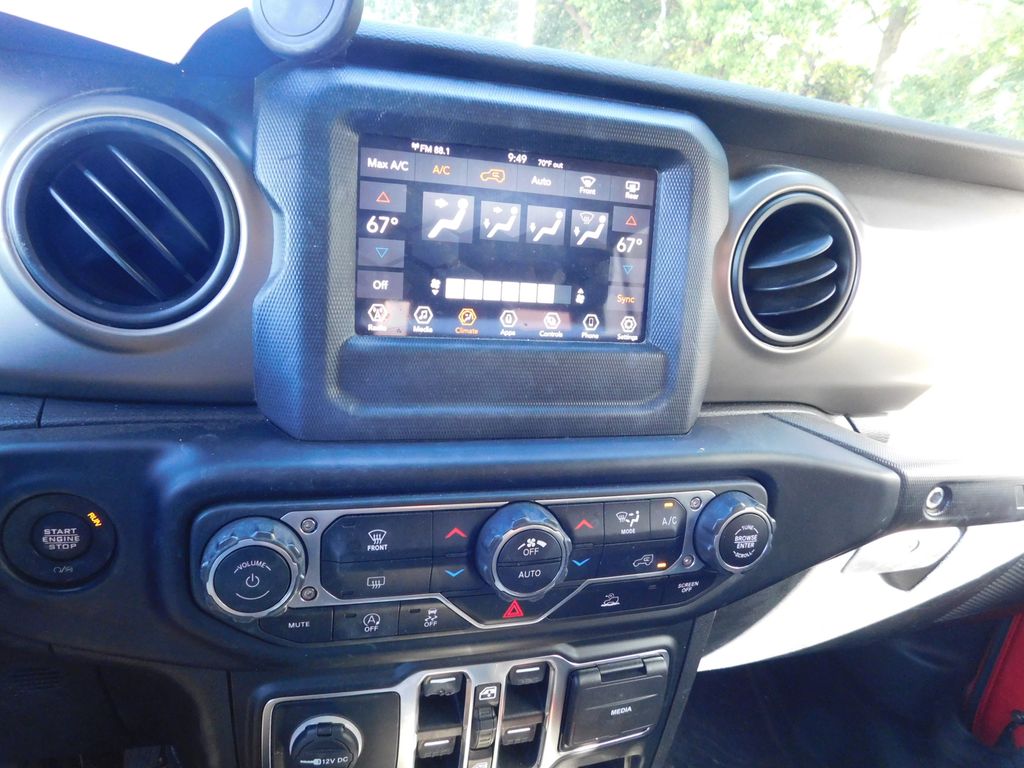Thumbnail: 2021 Jeep Wrangler - 9
