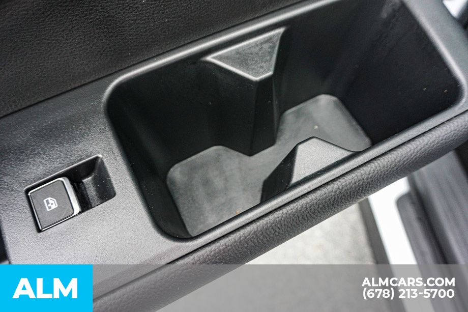 Used 2025 White Nissan Platinum image 53