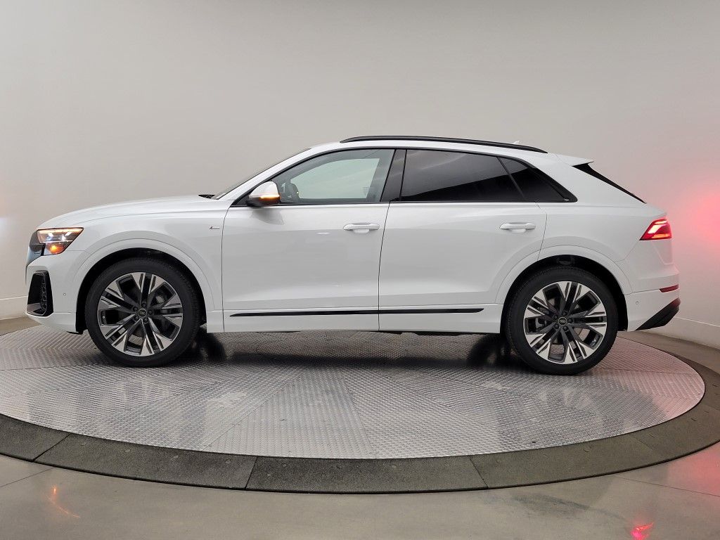 Thumbnail: 2026 Audi Q8 - 3