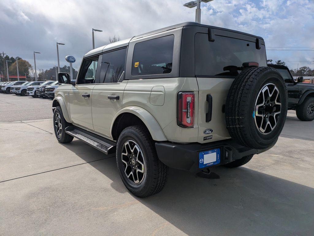 2026 Ford Bronco Outer Banks
