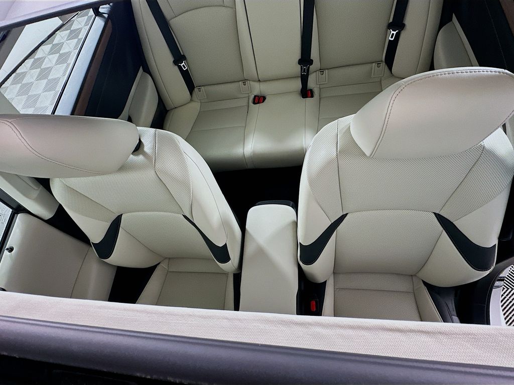 2025 Lexus ES 350 22