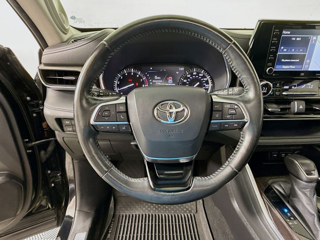 Thumbnail: 2020 Toyota Highlander - 11