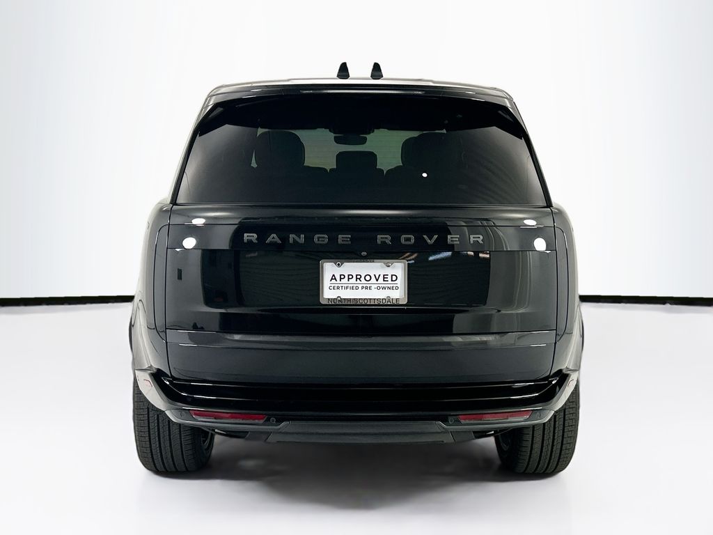 Used 2025  Land Rover SE image 6