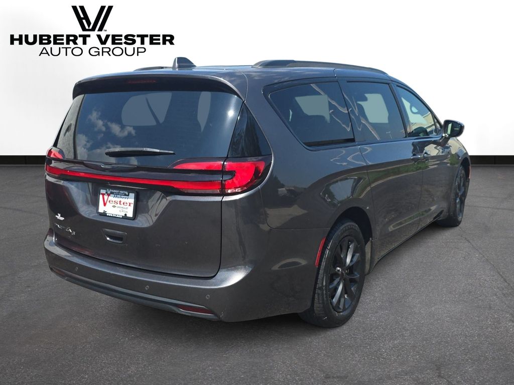 Used 2021 Chrysler Pacifica Van