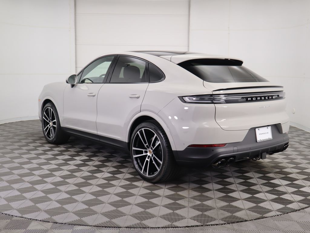 Thumbnail: 2025 Porsche  - 3