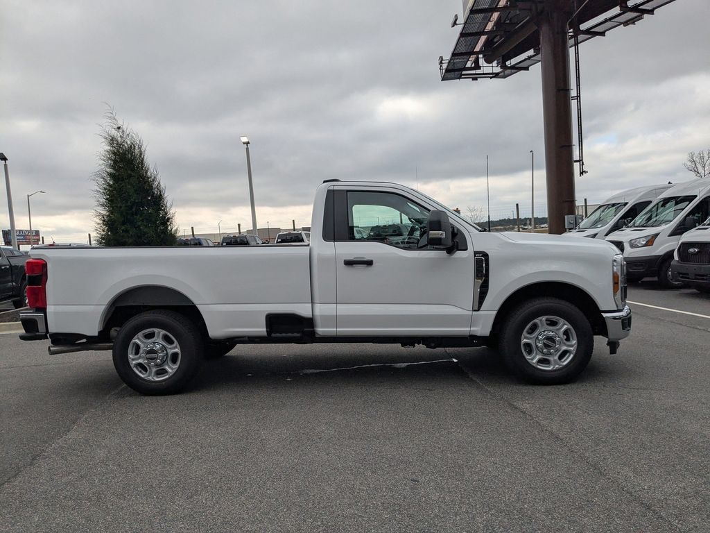 2026 Ford F-350 Super Duty XLT