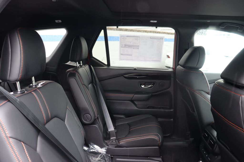 Thumbnail: 2025 Honda Pilot - 17