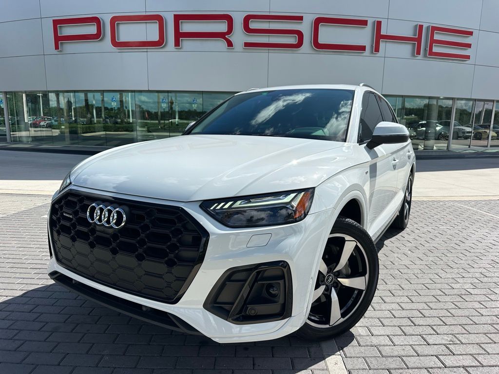 Thumbnail: 2022 Audi Q5 - 1