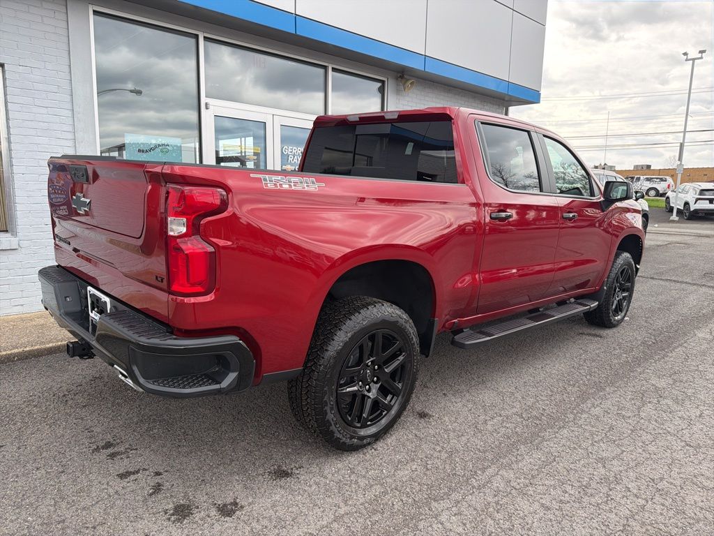 View vehicle photo 6