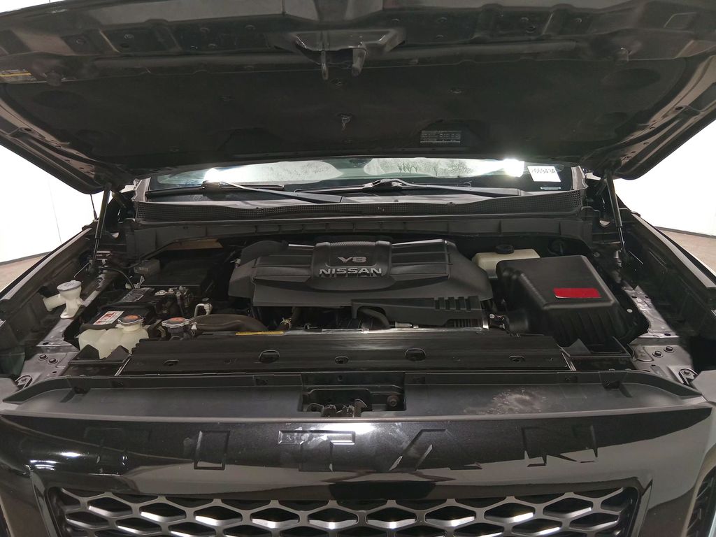 2018 Nissan TITAN SV