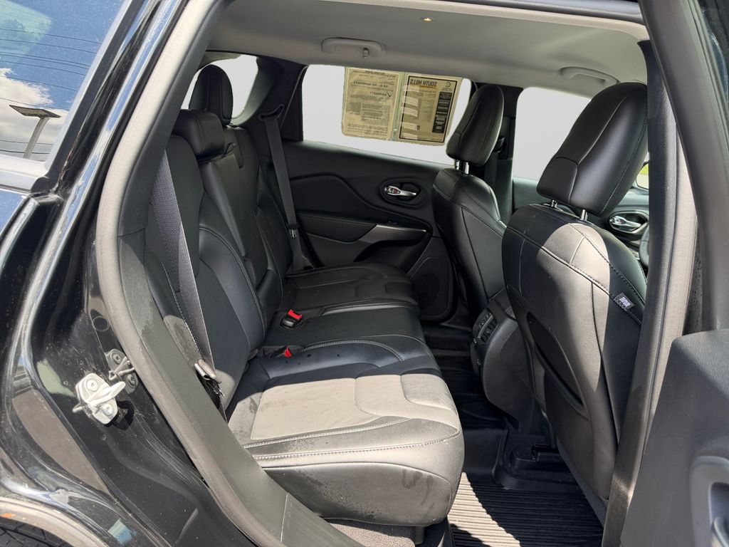 2022 Jeep Cherokee Latitude Lux Black at Carlisle Cadillac Buick GMC