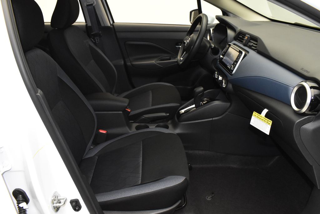 2025 Nissan Versa 1.6 SV 22