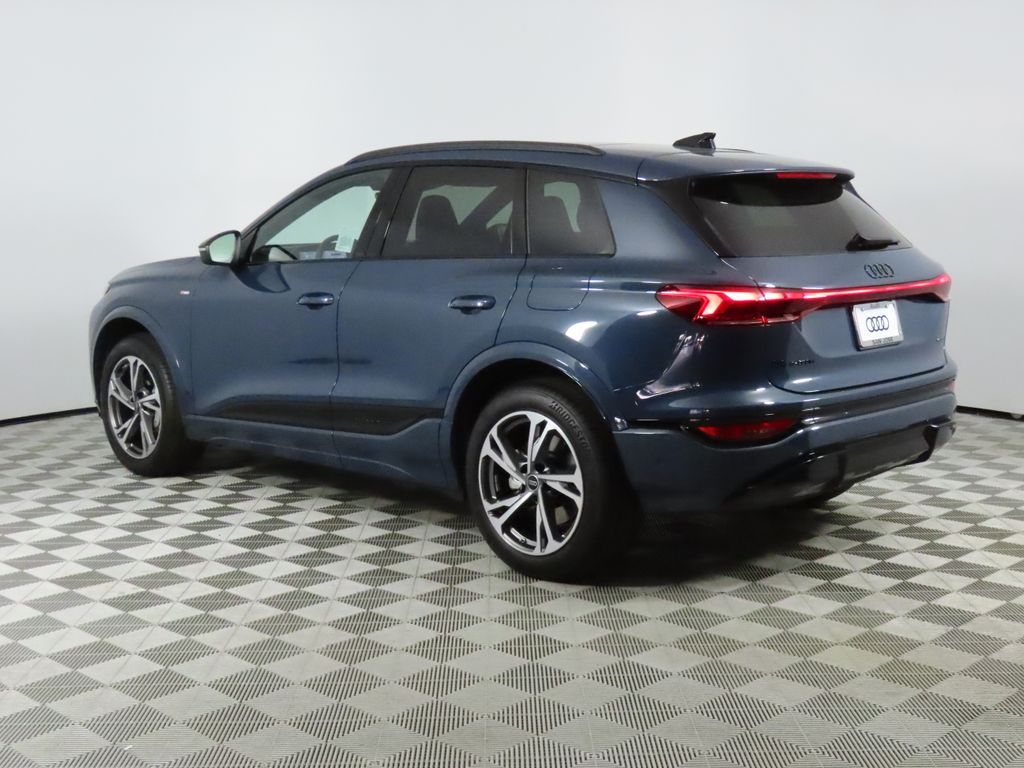 Thumbnail: 2027 Audi Q6 e-tron - 3