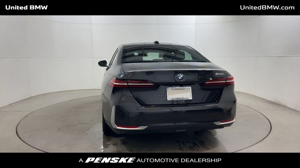 Thumbnail: 2025 BMW 5 Series - 7