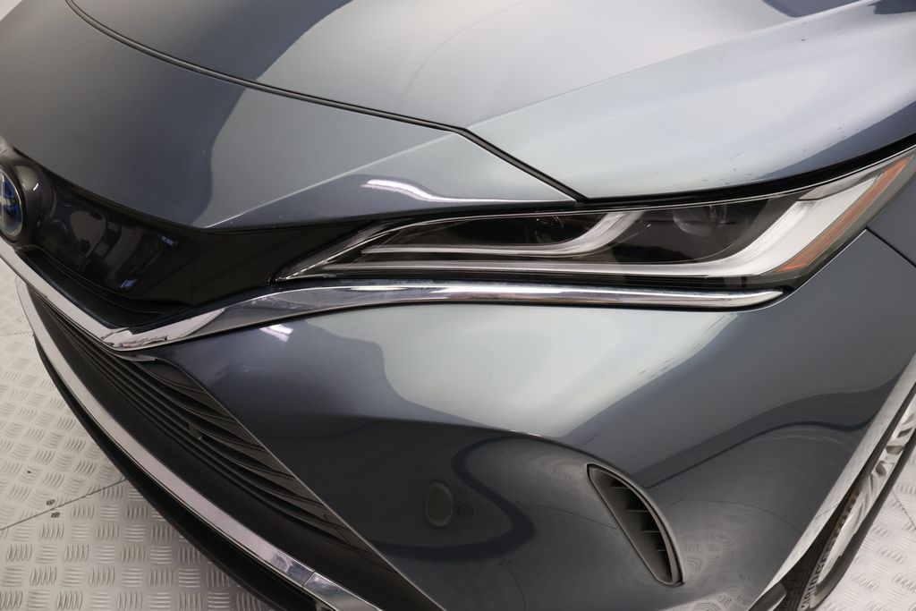 Thumbnail: 2023 Toyota Venza - 3