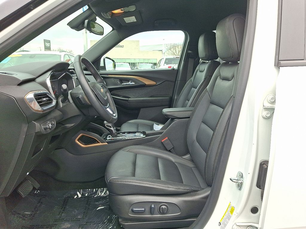 Thumbnail: 2023 Chevrolet TrailBlazer - 13