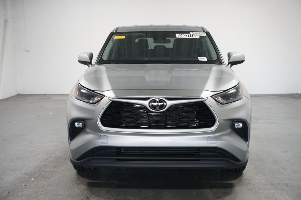 Thumbnail: 2023 Toyota Highlander - 2
