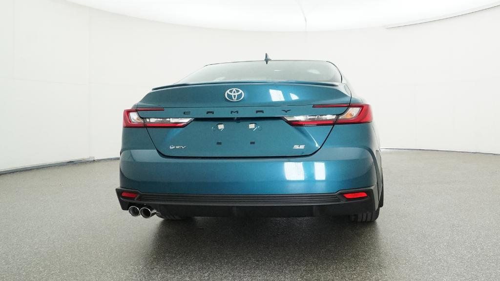 2025 Toyota Camry SE 24