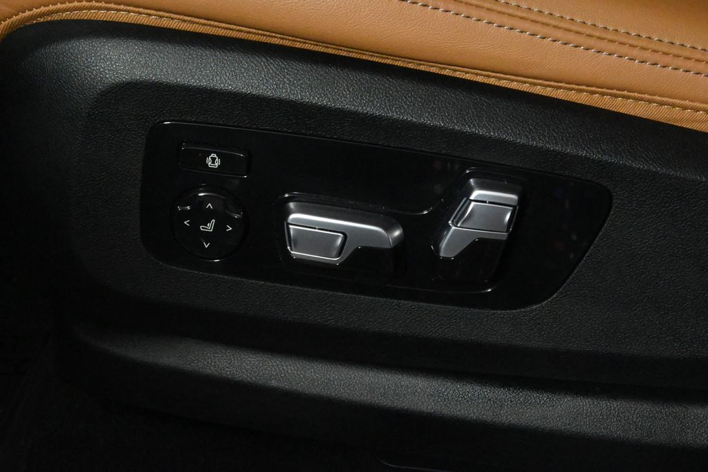 Thumbnail: 2024 BMW X7 - 27