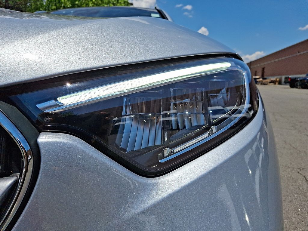 Thumbnail: 2026 Mercedes-Benz GLC - 9