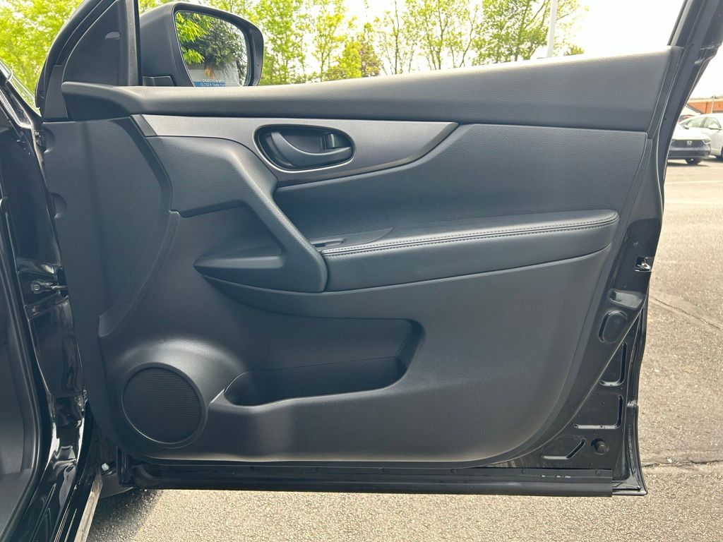 2022 Nissan Rogue Sport S 24