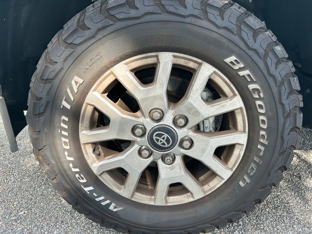 Thumbnail: 2024 Toyota Tacoma - 10