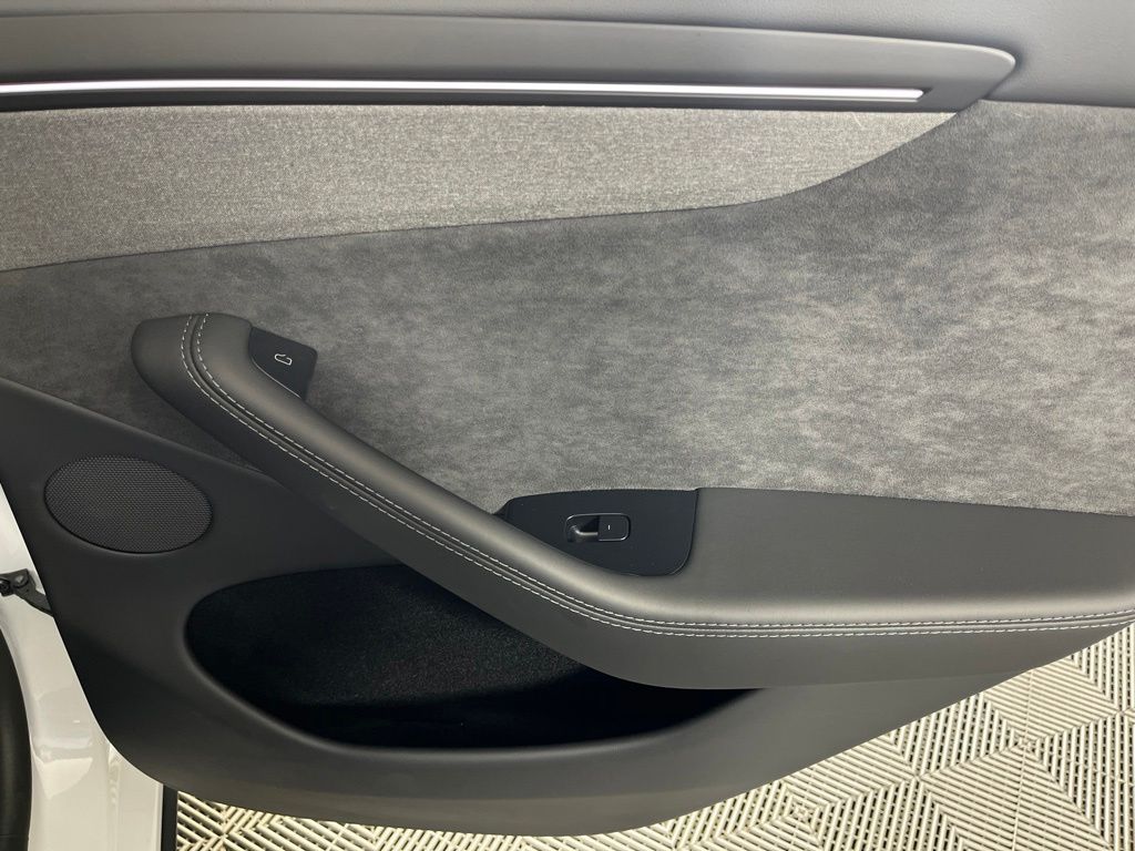 Thumbnail: 2026 Tesla Model Y - 16