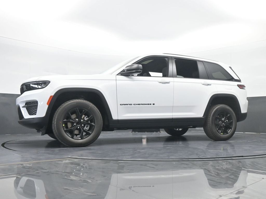Used 2025 Bright White Clearcoat Jeep Altitude X image 50