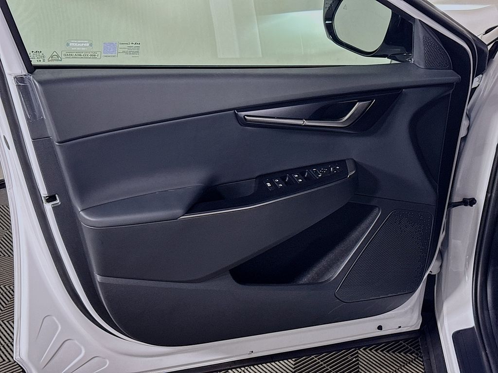 2025 Kia EV6 Light