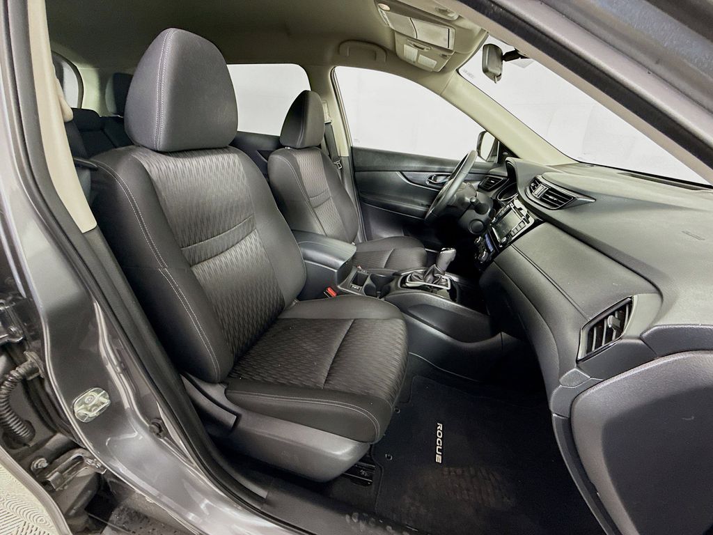 Thumbnail: 2020 Nissan Rogue - 28