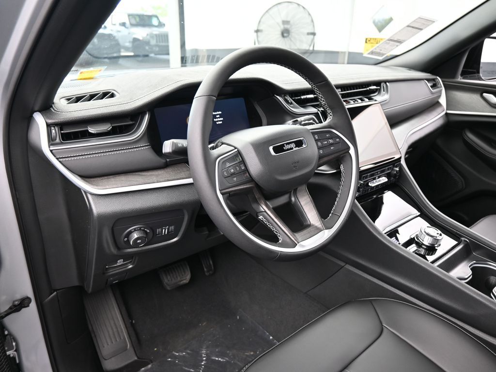 New 2025 Silver Zynith Jeep Limited image 10