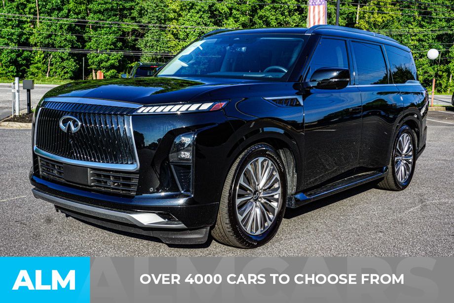 Used 2025 Black INFINITI LUXE image 3