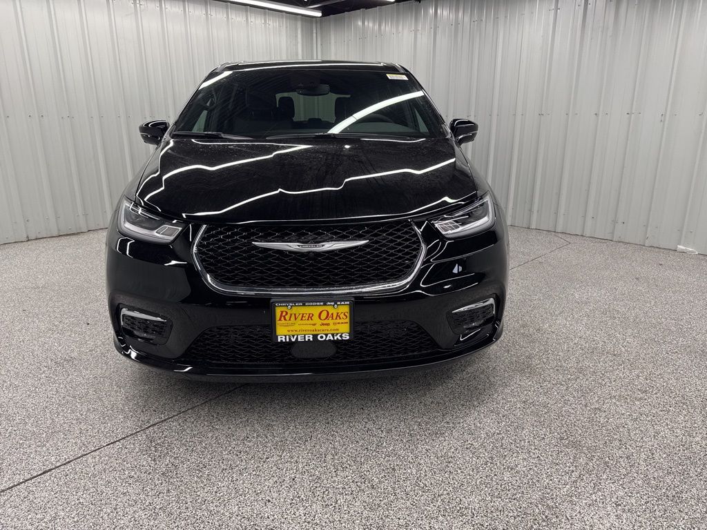 2026 Chrysler Pacifica Select - 1