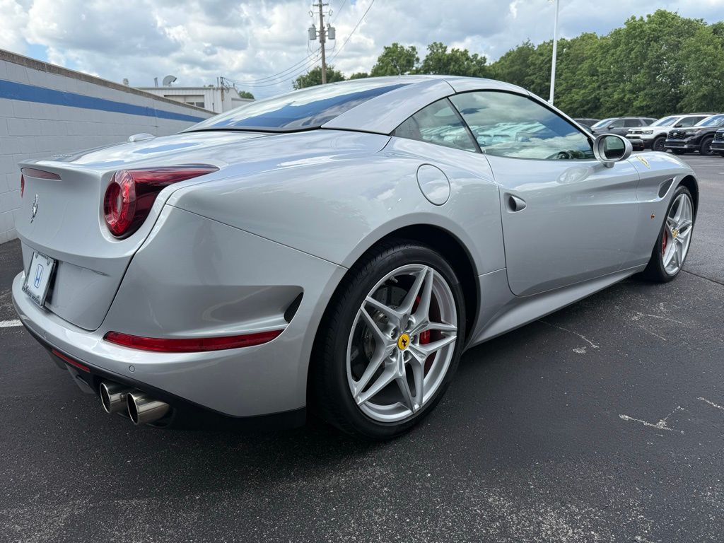 Thumbnail: 2017 Ferrari California - 18