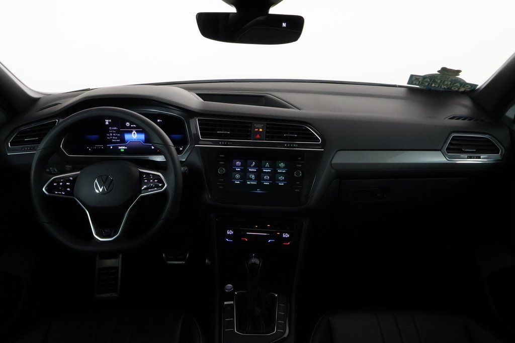 Thumbnail: 2022 Volkswagen Tiguan - 8