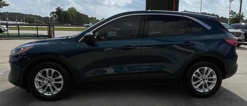2020 Ford Escape SE Green at DeMontrond Ford