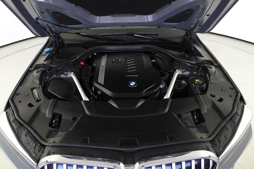 Thumbnail: 2021 BMW 7 Series - 6