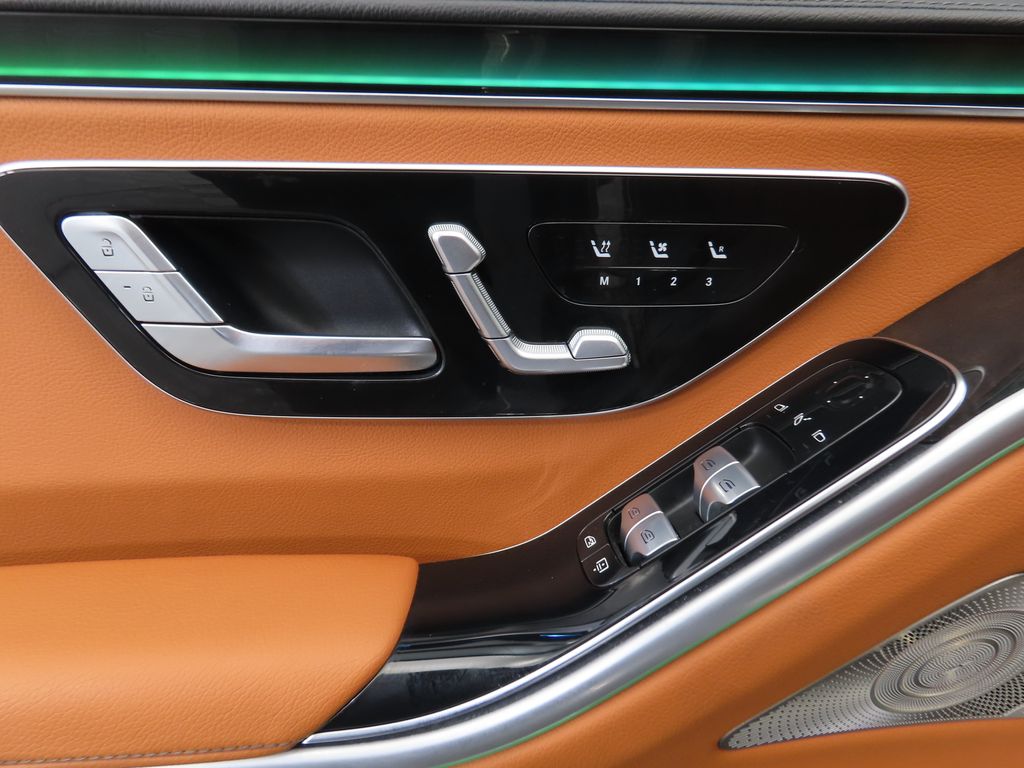 Thumbnail: 2023 Mercedes-Benz S-Class - 22