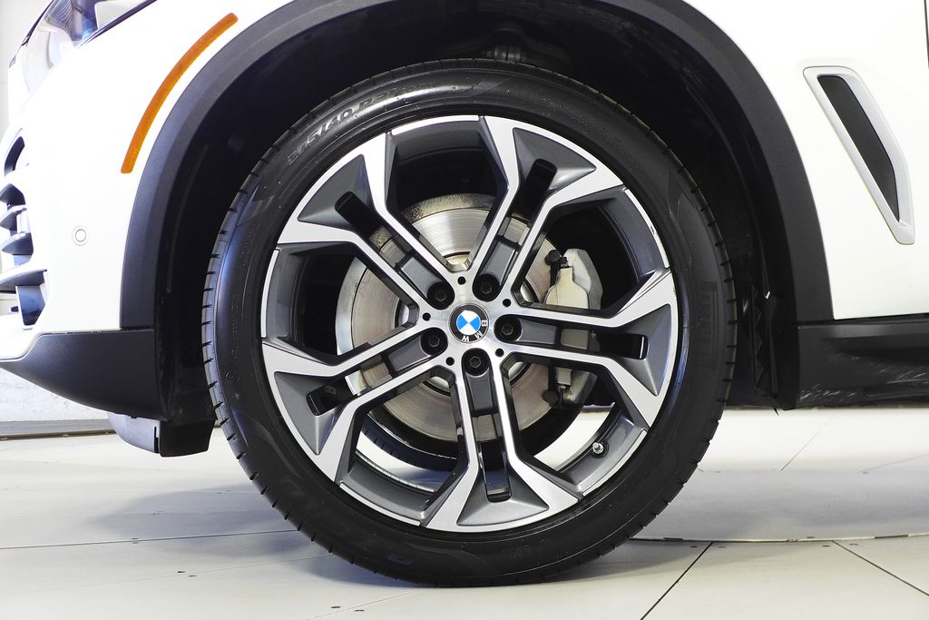 Thumbnail: 2023 BMW X5 - 5