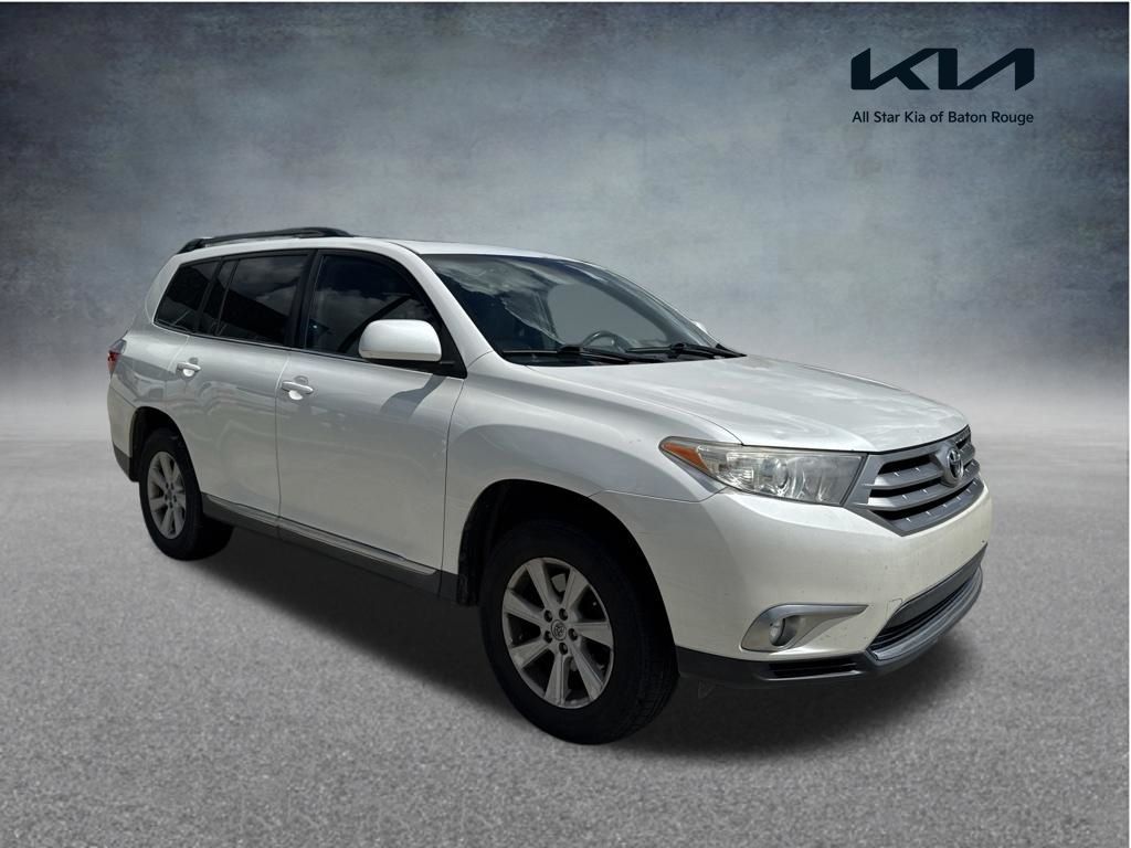 White (Blizzard Pearl) 2013 Toyota Highlander SUV / Crossover 5-Speed Automatic Overdrive