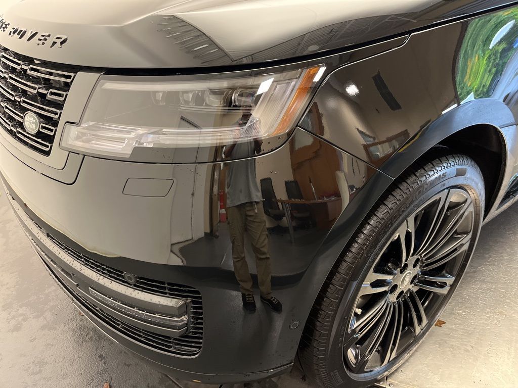 Thumbnail: 2025 Land Rover Range Rover - 9