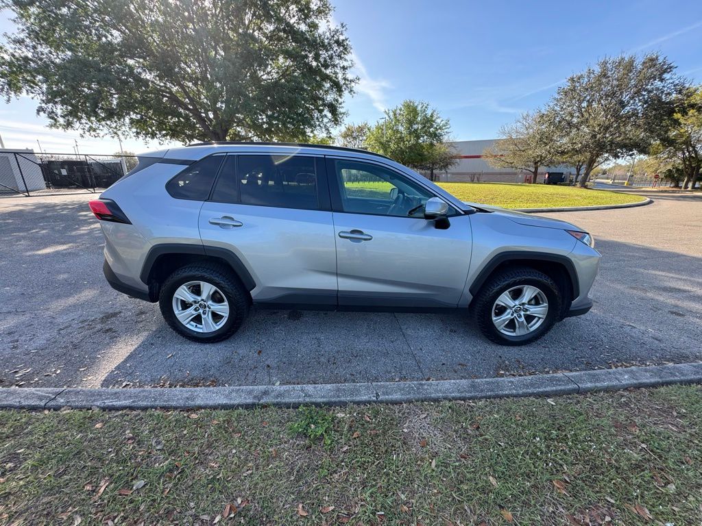 2021 Toyota RAV4 XLE 6