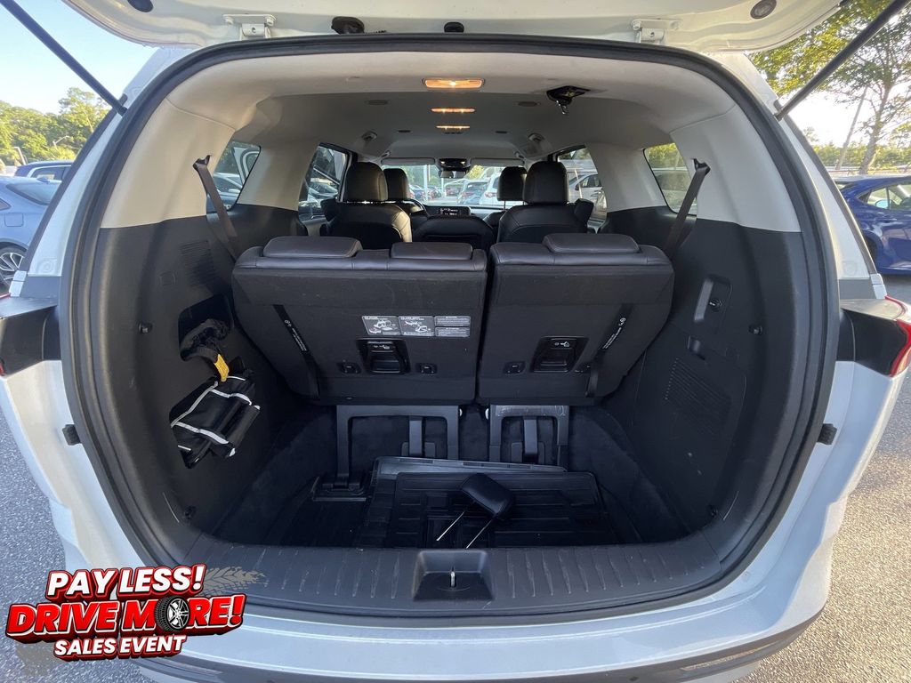 Used 2022 Kia Carnival Van