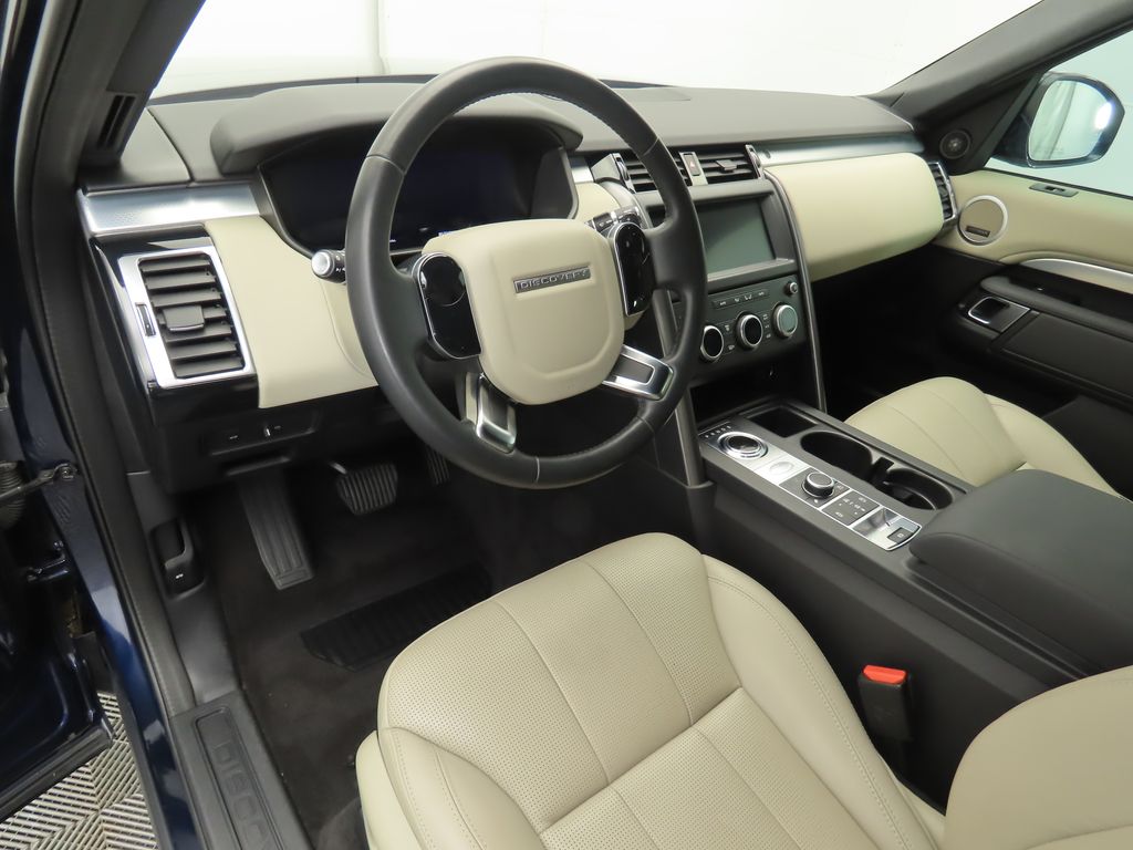 2020 Land Rover Discovery Landmark Edition 9