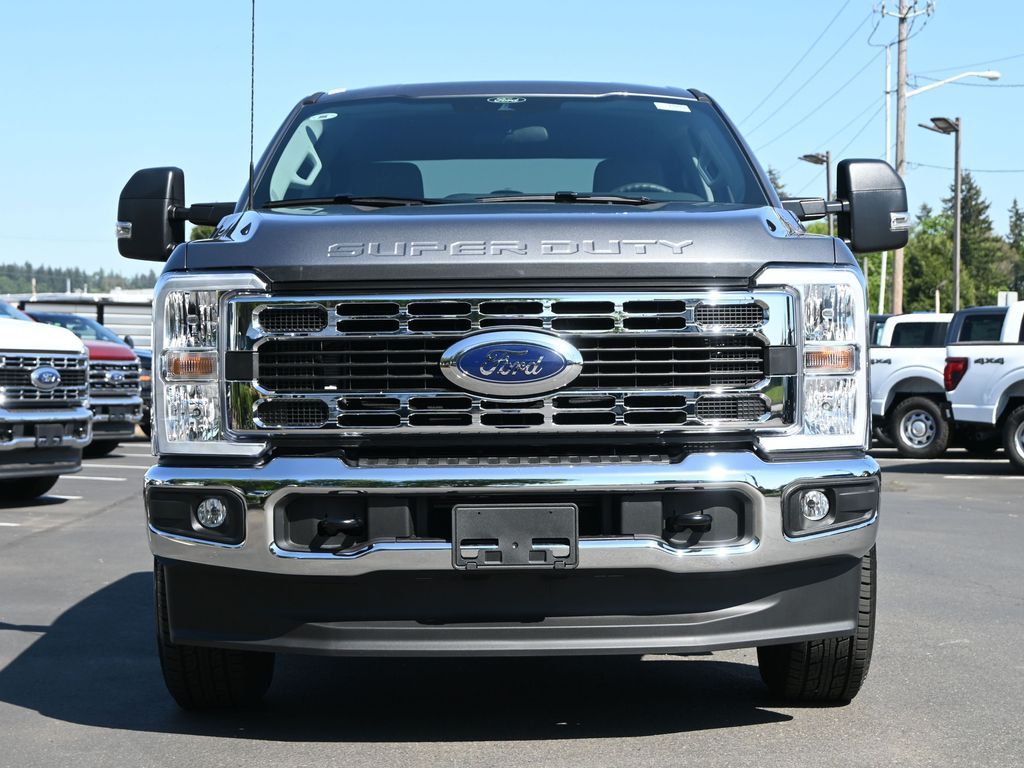 2025 Ford F-350 Super Duty XLT