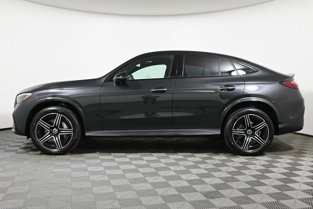 2025 Mercedes-Benz GLC 300 2
