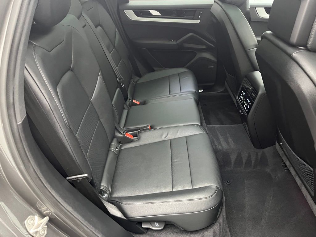 Thumbnail: 2025 Porsche Cayenne - 28