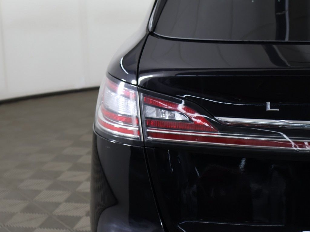 Used 2022 Black Lincoln Reserve image 18