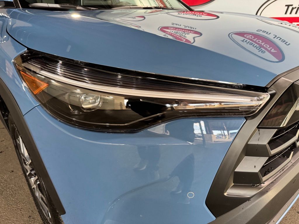 Thumbnail: 2026 Toyota Corolla Cross - 11