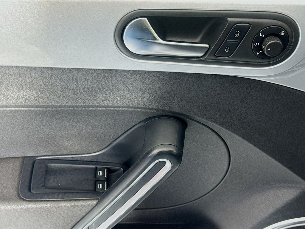 Used Car 2013 Volkswagen Beetle  2.5l For Sale Under $12,000 In Austin, Texas